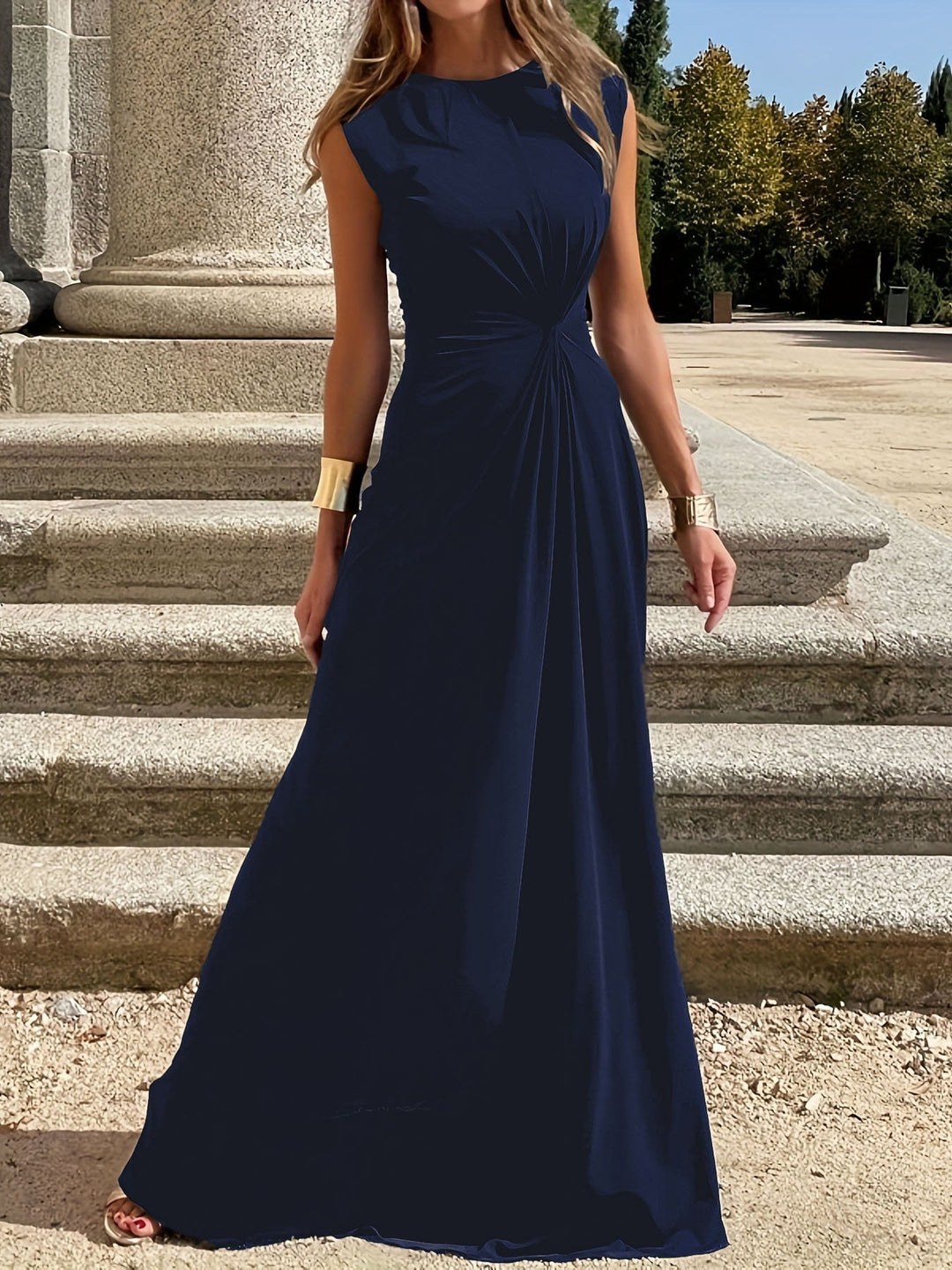 Katie High-Neck Evening Dress with Ruched Waist Foto 8